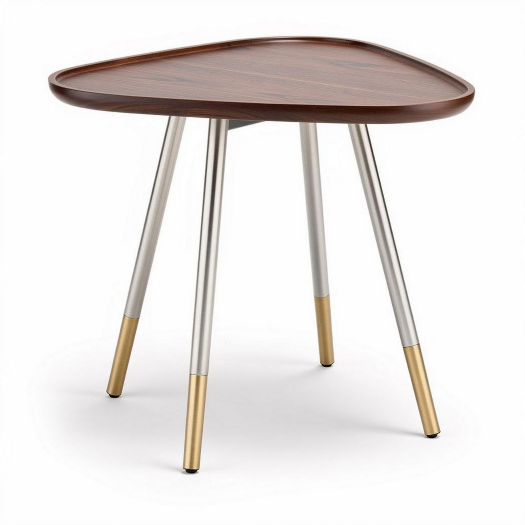 Houten tafel met een driehoekig blad van 80 x 60 x 75cm en metalen poten